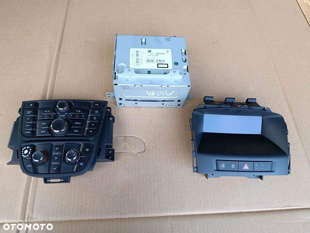 OPEL ASTRA J IV 4 RADIO WYŚWIETLACZ EKRAN PANEL 22924493 22858076 13360091 - 1