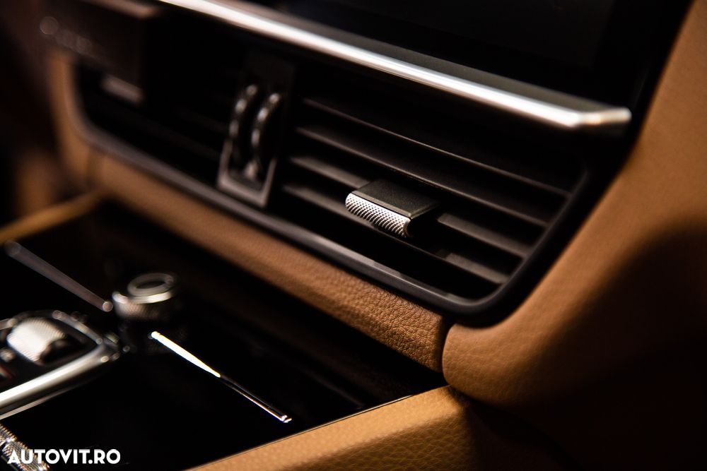 Porsche Cayenne - 21