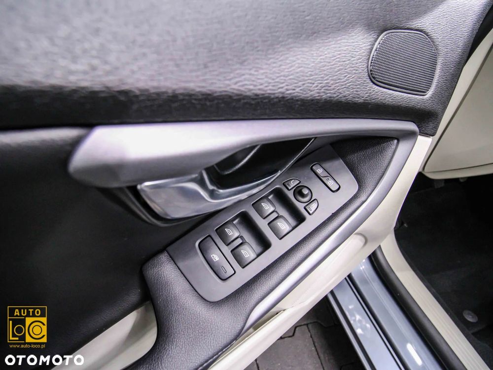 Volvo V40 D2 Summum - 26