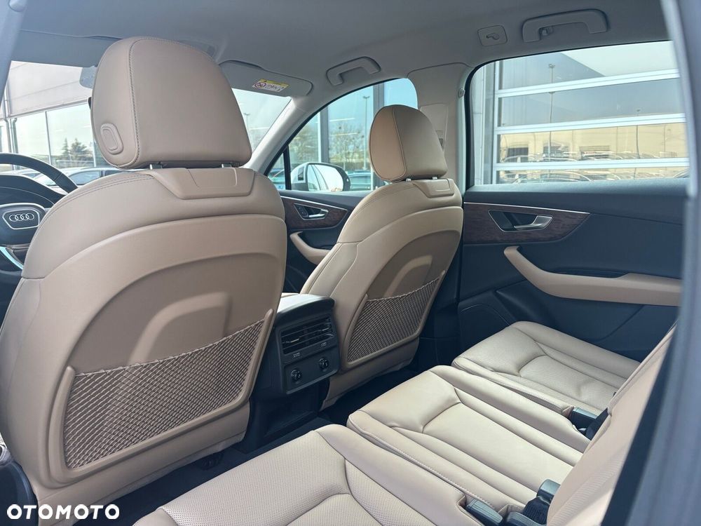 Audi Q7 - 11