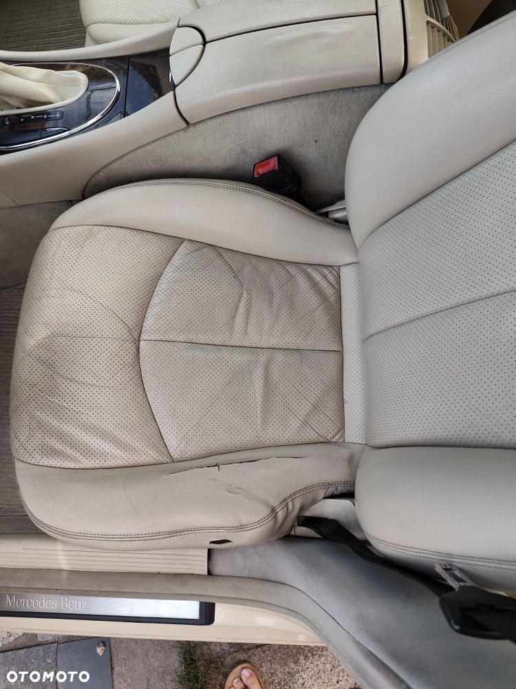Mercedes-Benz E-Class 2004 photo 5