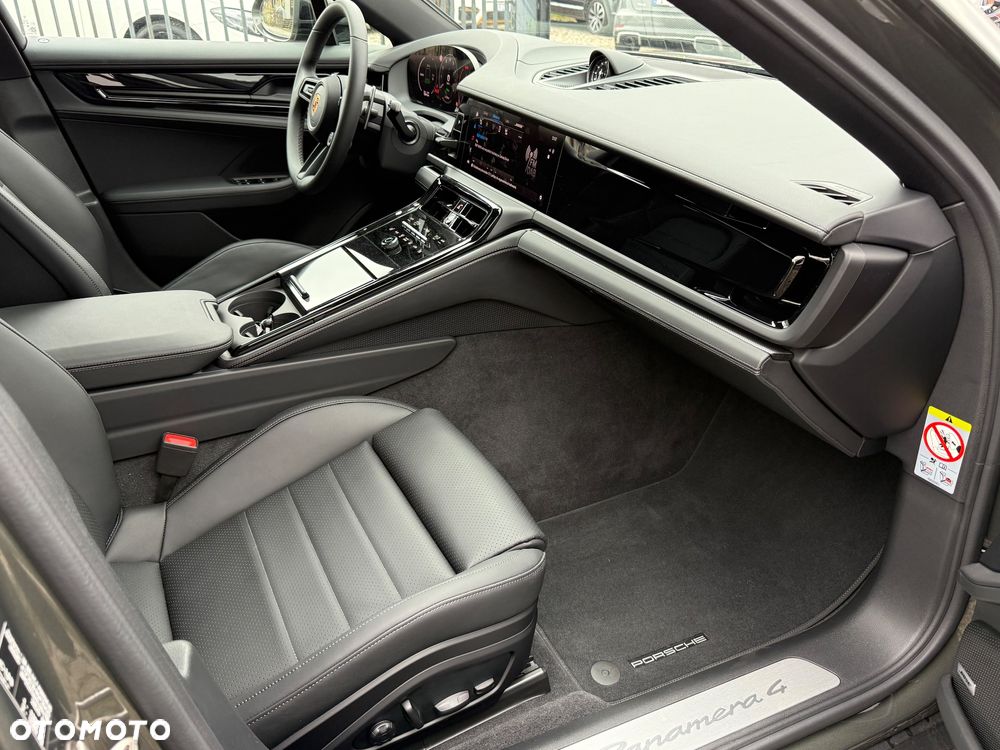 Porsche Panamera 4 E-Hybrid Executive - 34