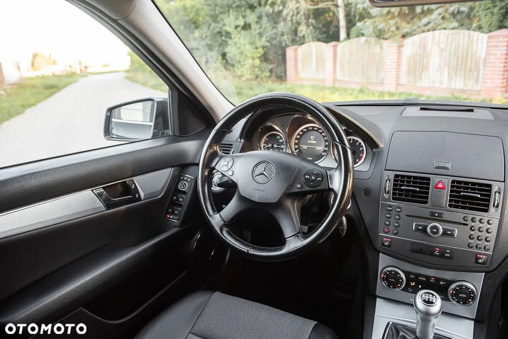 Mercedes-Benz Klasa C 180 BlueEFFICIENCY Avantgarde - 23
