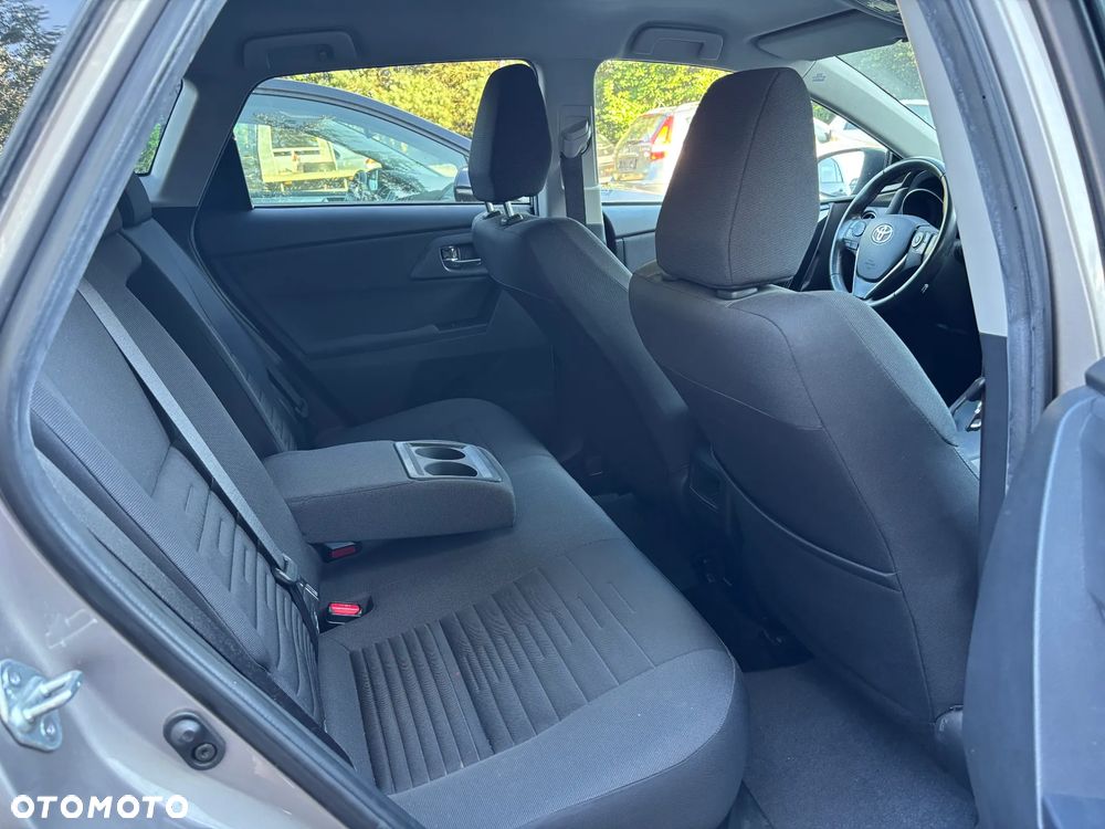 Toyota Auris - 17