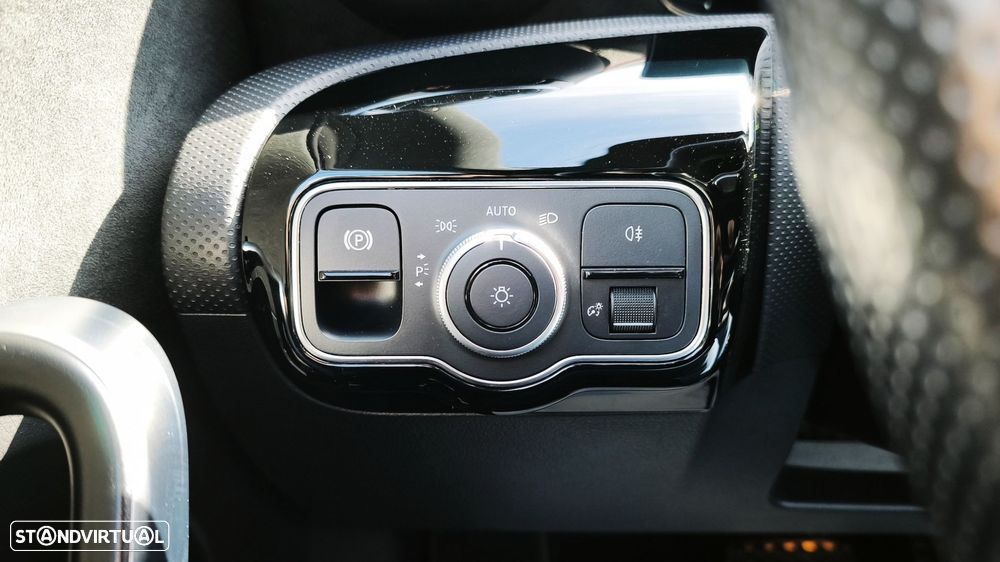 Mercedes-Benz A 250 - 23