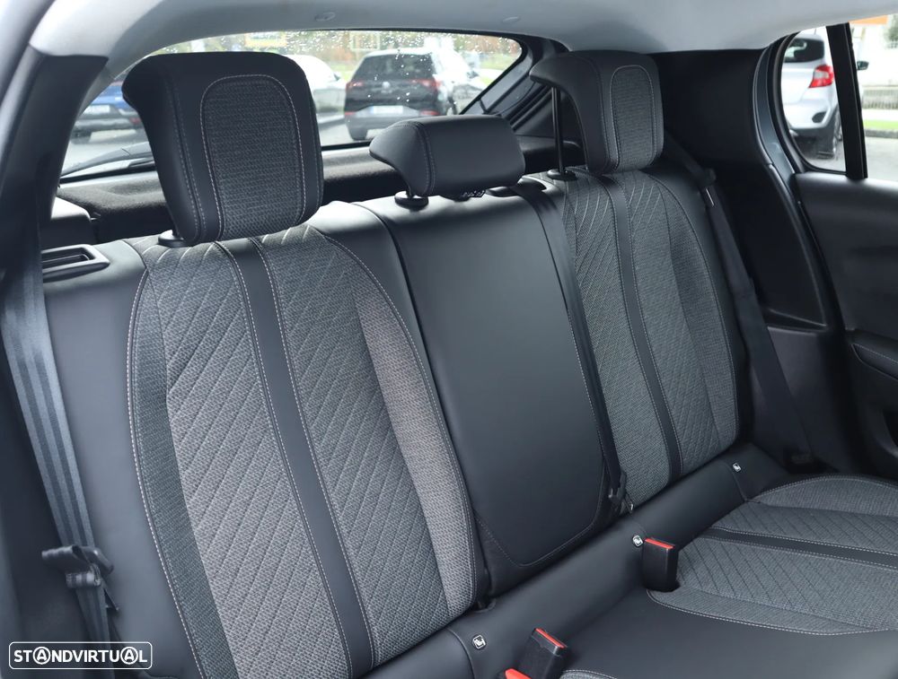 Peugeot 208 1.2 Hybrid Allure e-DCS6 - 18