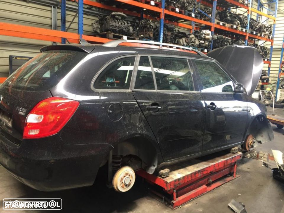 Skoda Fabia Break 1.6 tdi de 2011 para peças - 2
