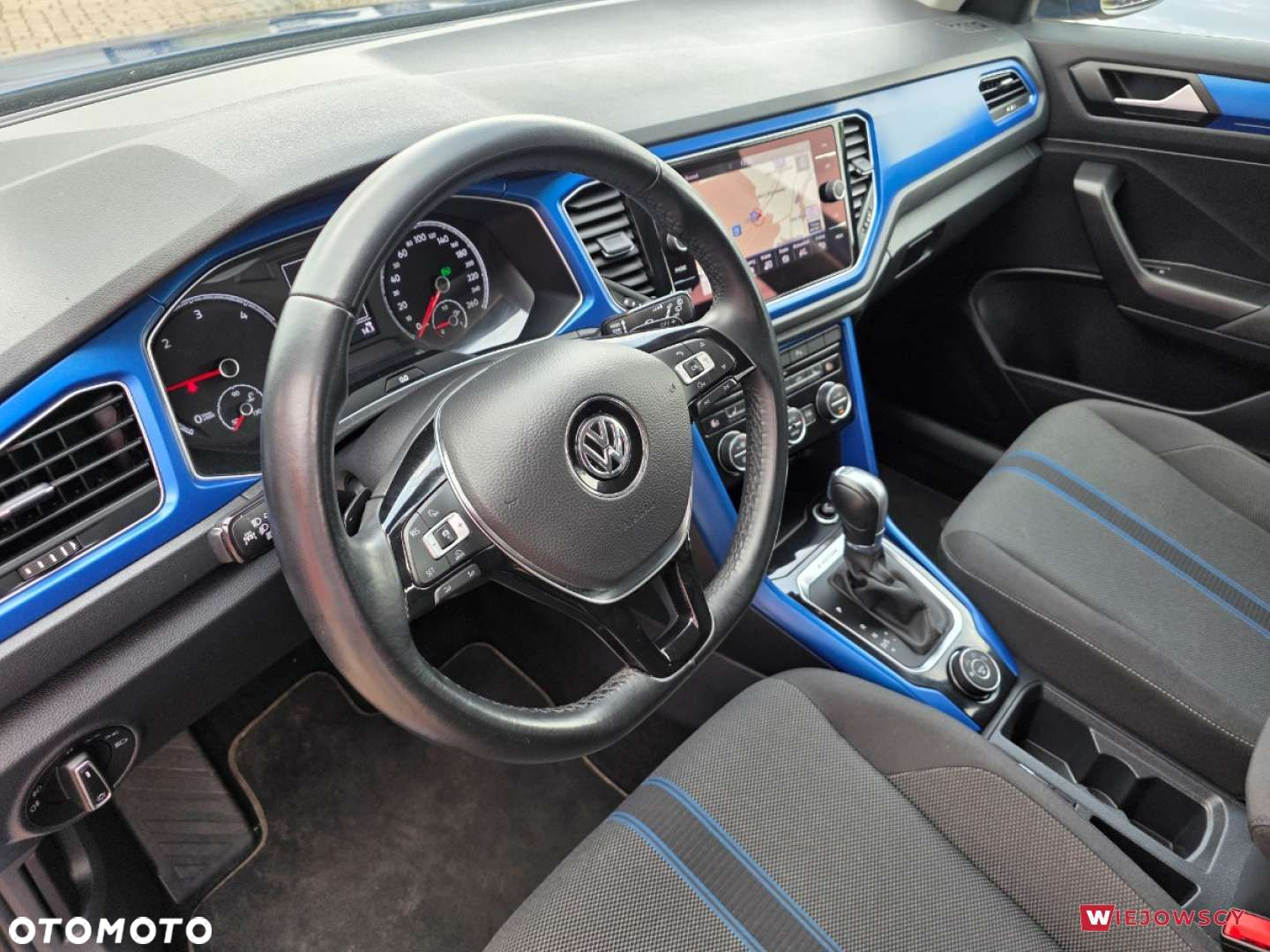 Volkswagen T-Roc - 12