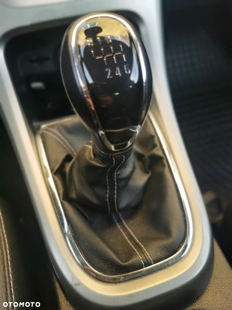 Opel Astra 1.6 Turbo Edition - 5