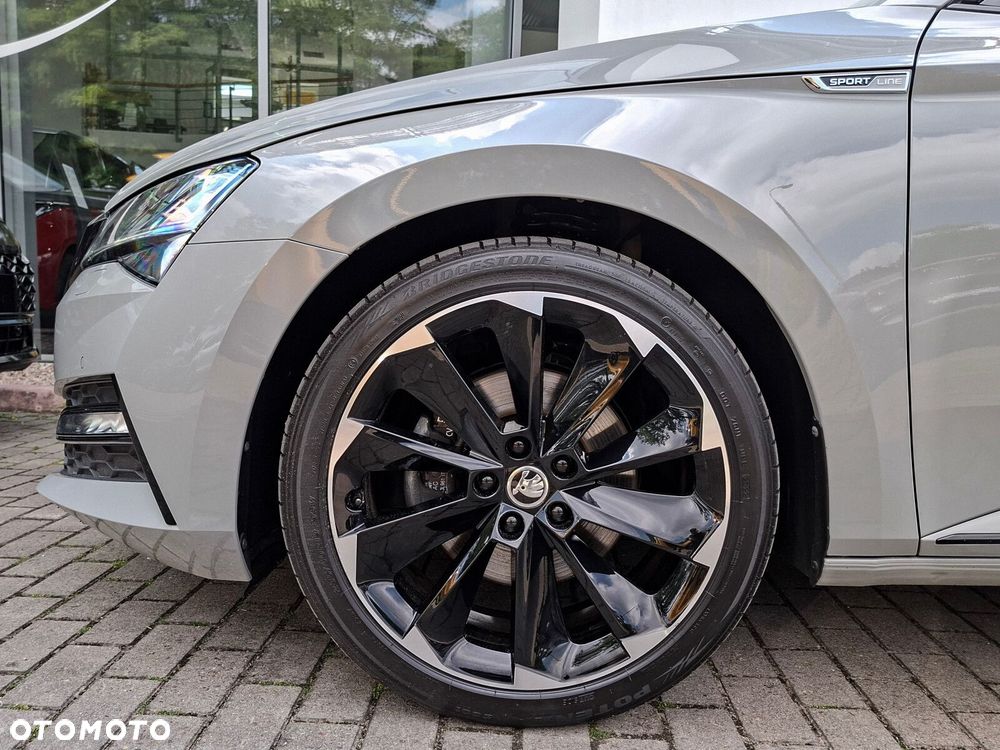Skoda Superb 2.0 TDI SCR 4x4 Sportline DSG - 11