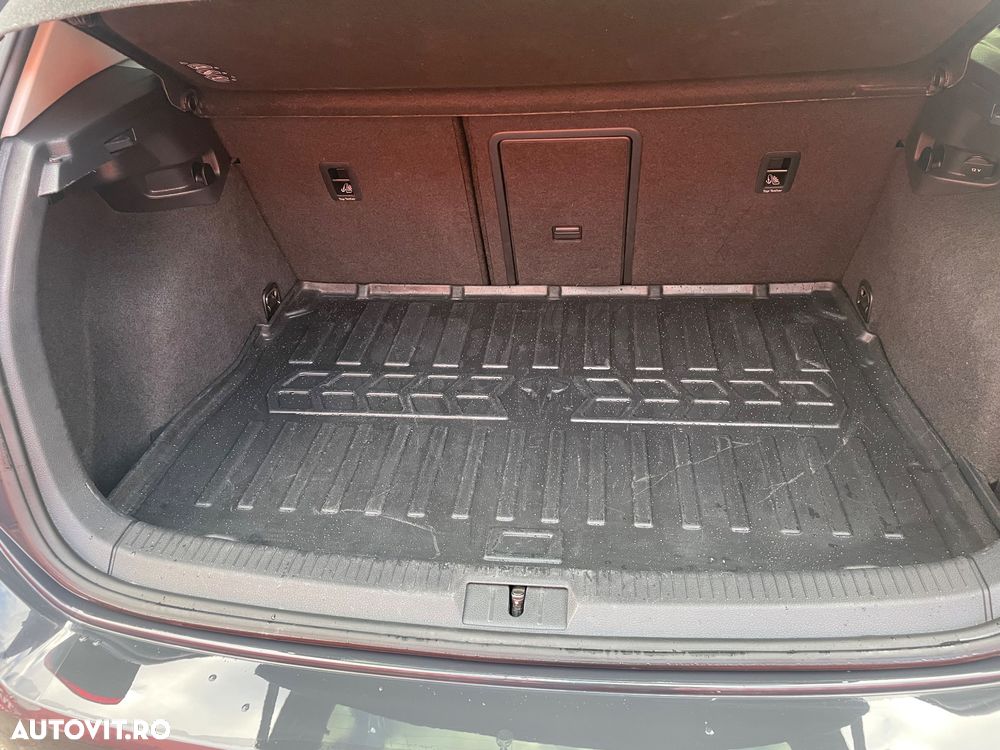 Volkswagen Golf - 8