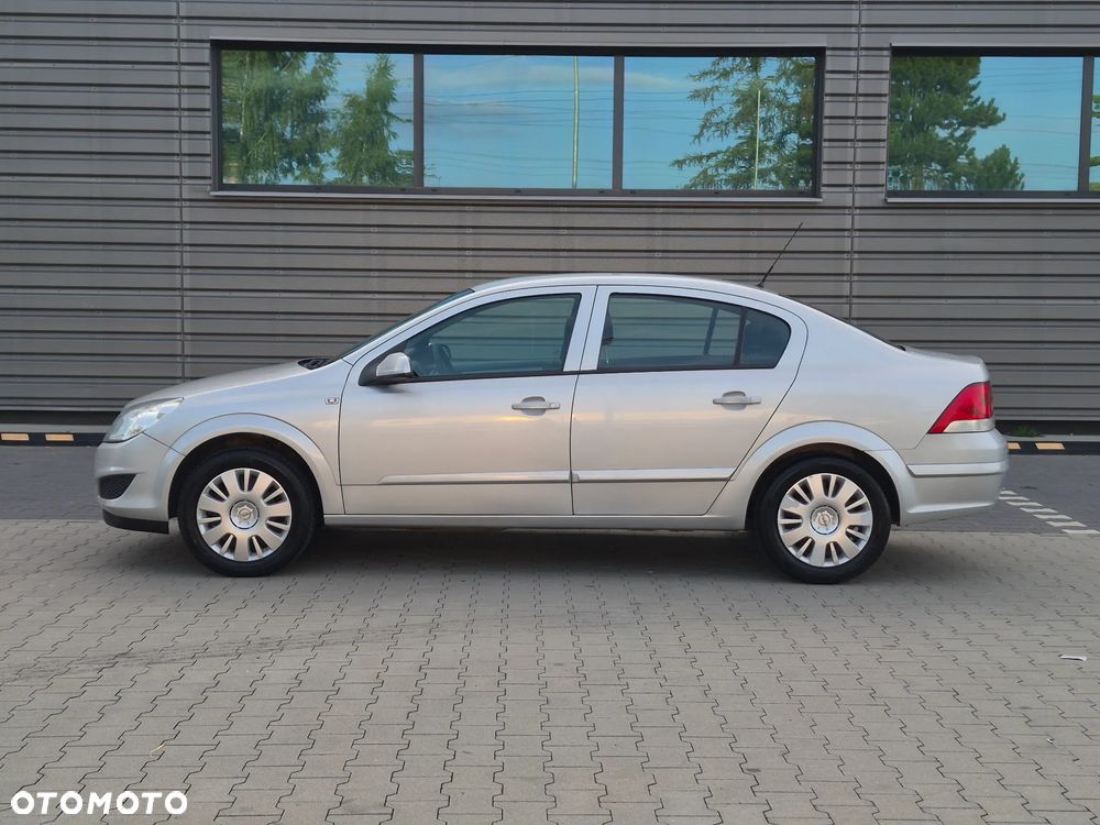 Opel Astra 1.6 Essentia EU5 - 11