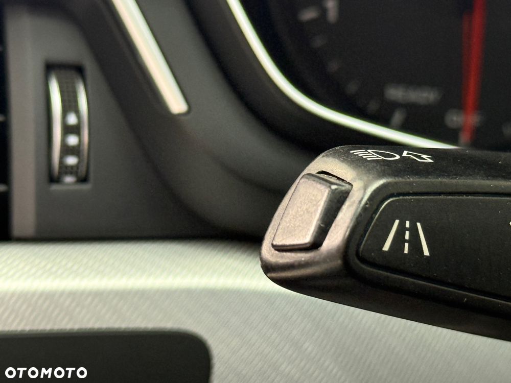 Audi A4 Avant 2.0 TDI ultra sport - 28