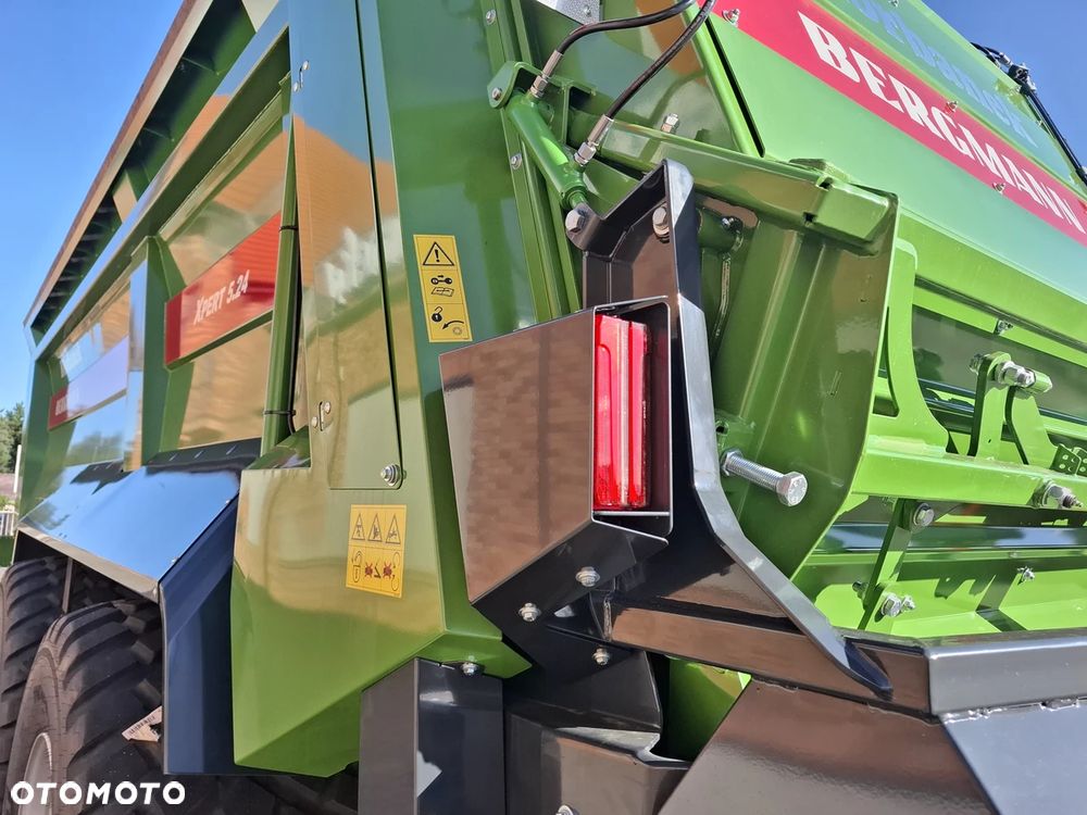 Bergmann Precyzyjny uniwersalny rozrzutnik wapna i obornika XPERT 4.22 - 32