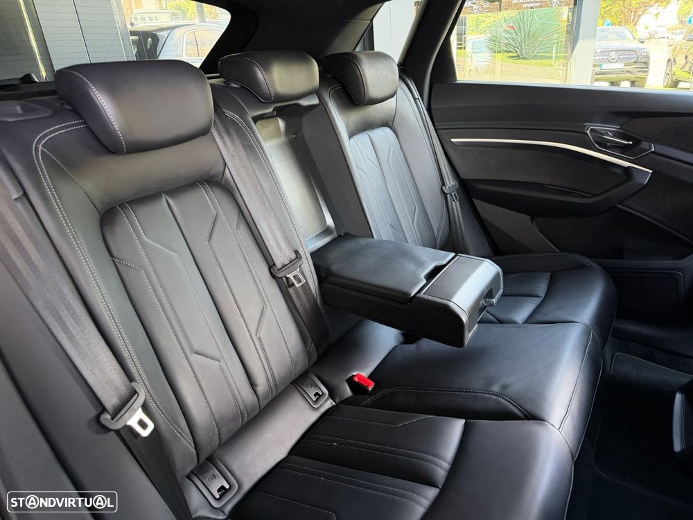 Audi Q8 e-Tron 50 quattro S line - 24