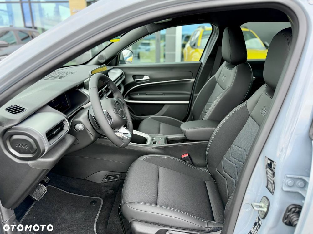 Jeep Avenger ver-1-2-t3-mhev-summit-fwd-edct6 - 12