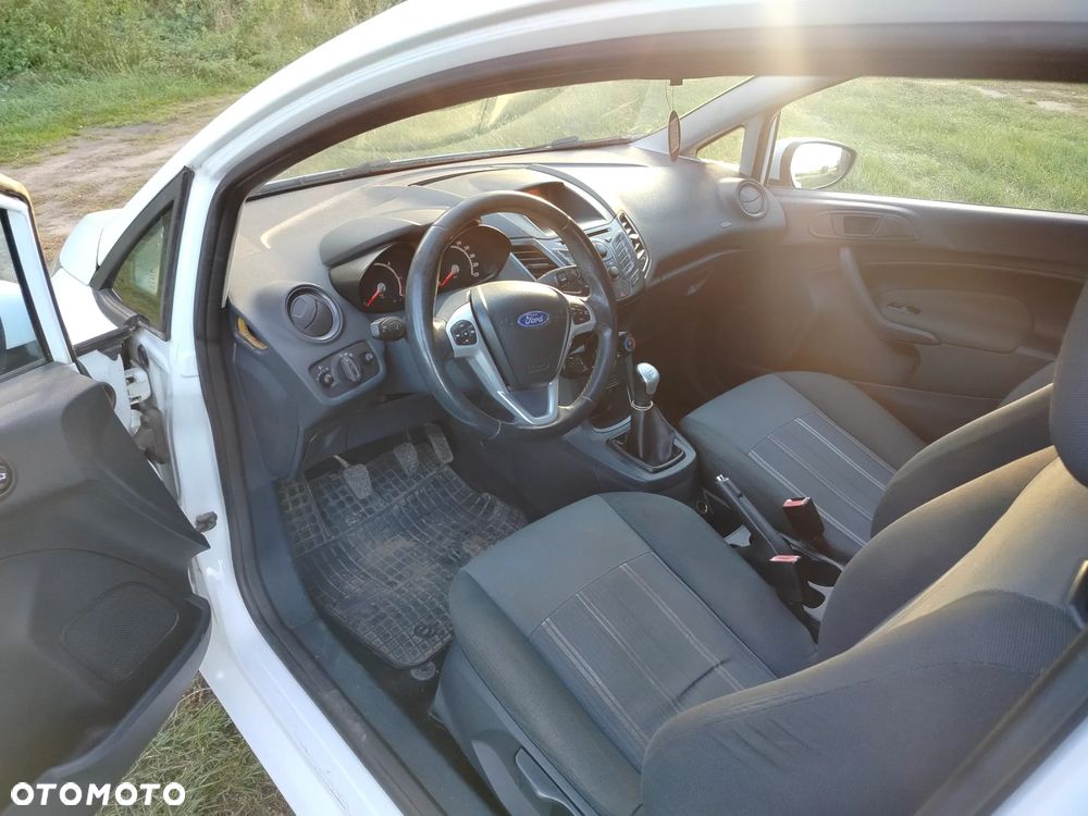 Ford Fiesta 1.6 TDCi DPF Trend - 4