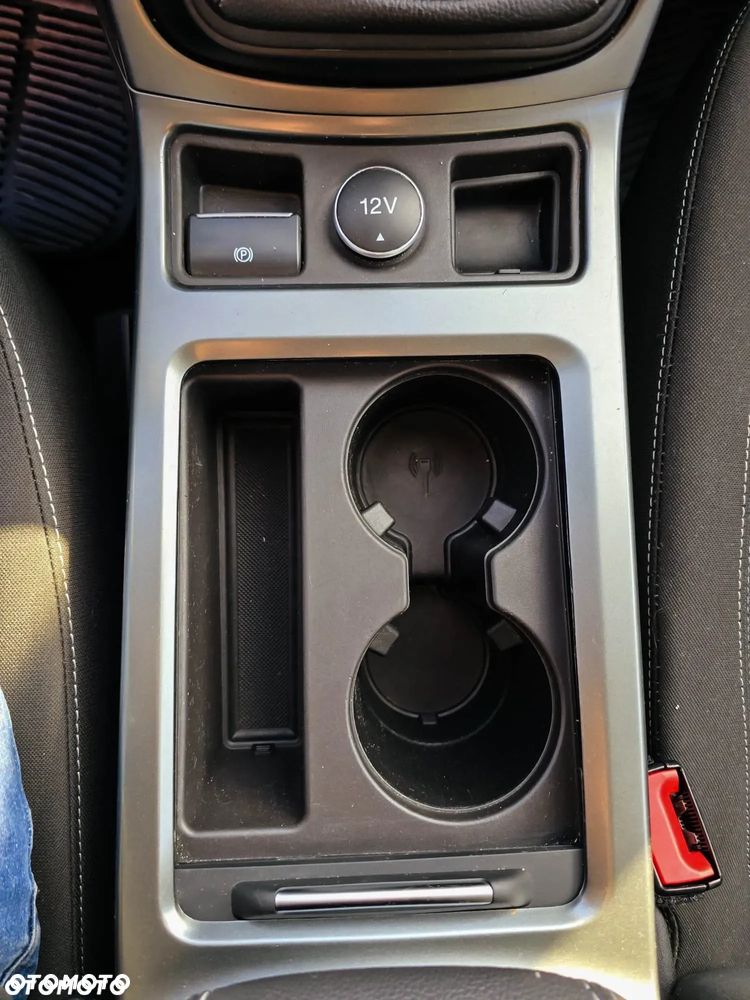 Ford Kuga - 32