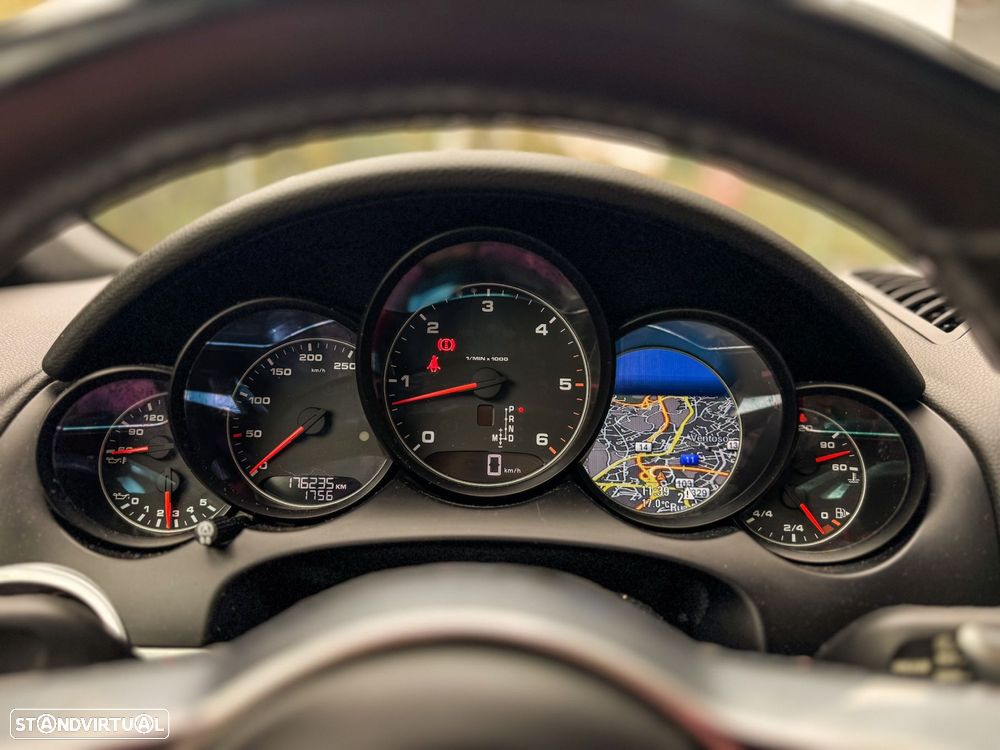 Porsche Cayenne - 57