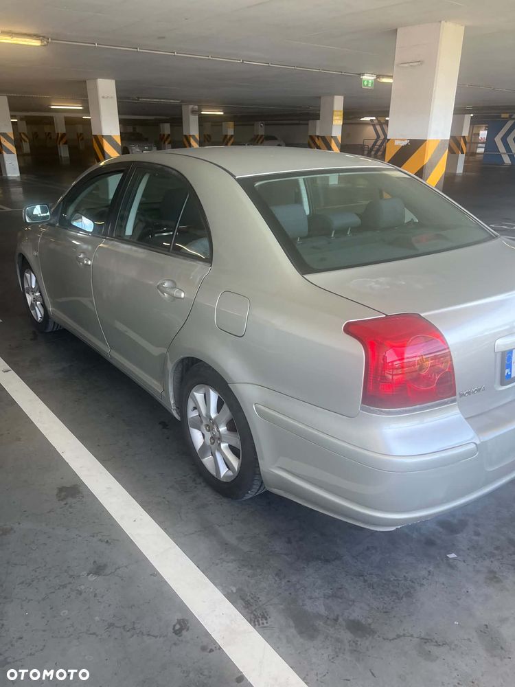 Toyota Avensis 1.8 VVT-i Sol - 4
