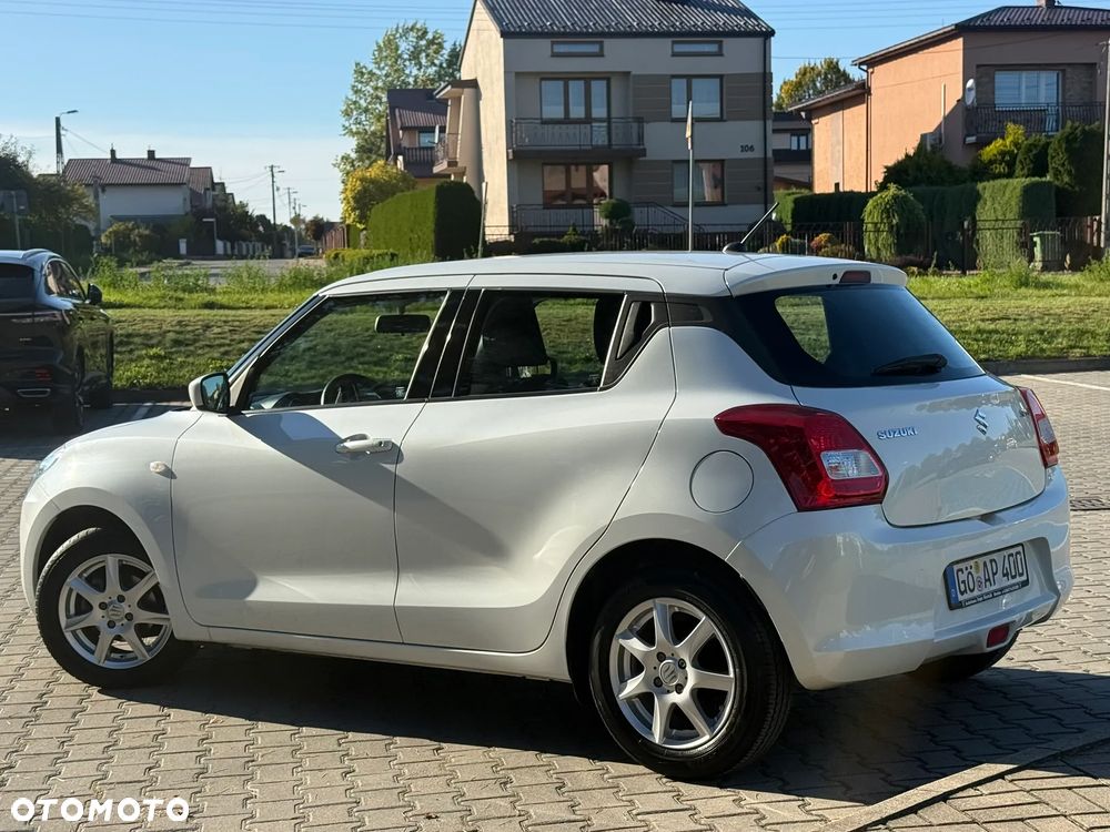 Suzuki Swift 1.2 Dualjet Club - 4
