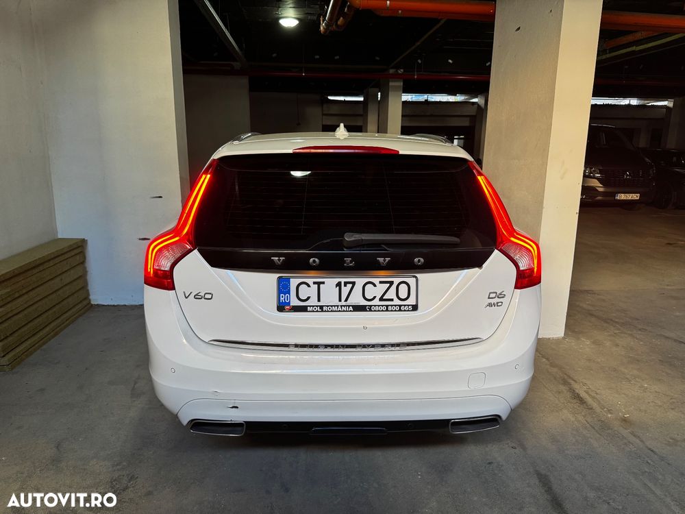 Volvo V60 D6 Plug-In-Hybrid AWD Geartronic Summum - 13