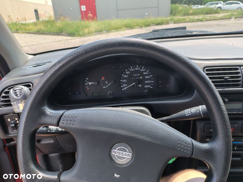 Nissan Sunny 1.4 LX - 12