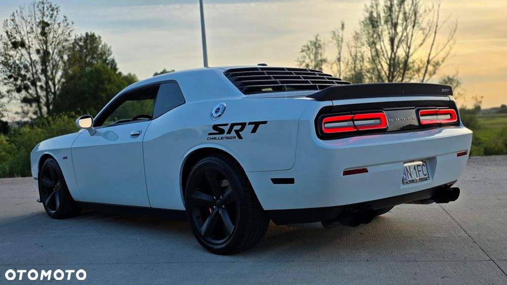 Dodge Challenger - 38