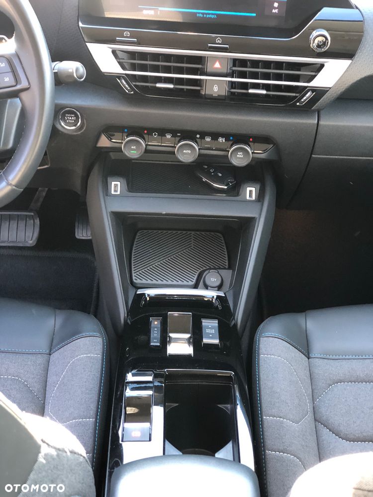 Citroën C4 BlueHDi 130 Stop&Start EAT8 FEEL PACK - 32