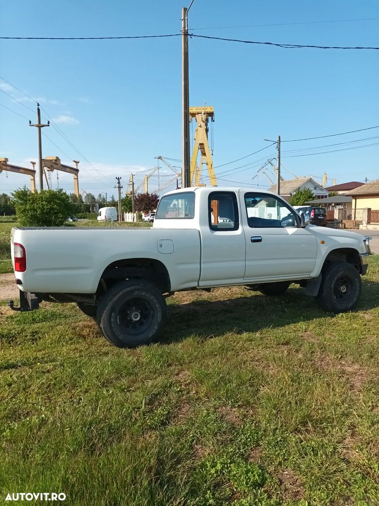 Toyota Hilux - 16