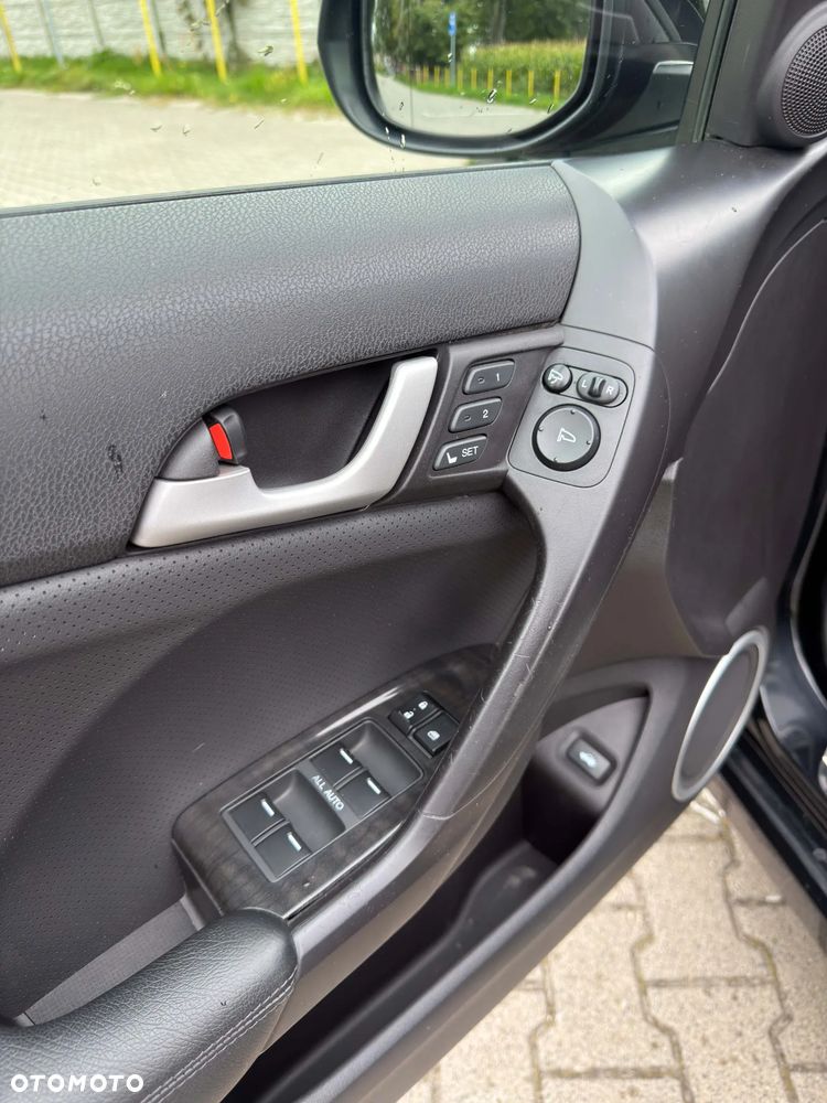 Honda Accord 2.0 Executive Nav - 10