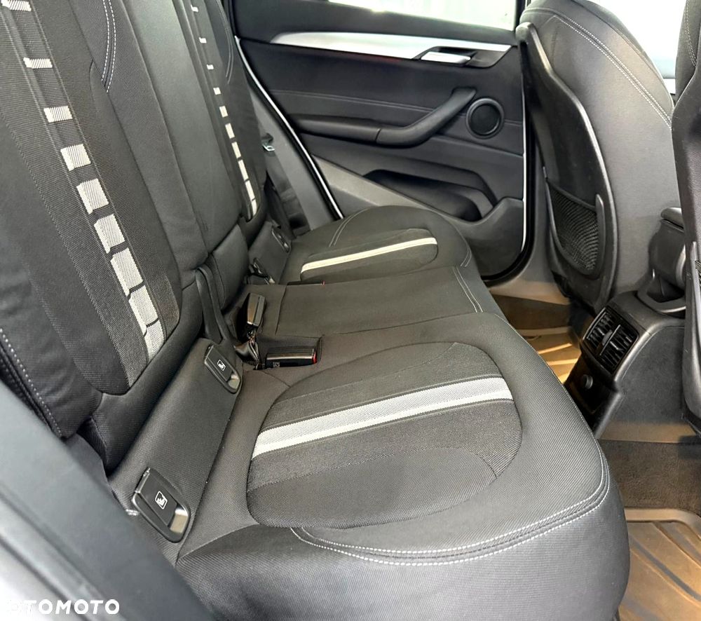 BMW X1 xDrive18d xLine sport - 33