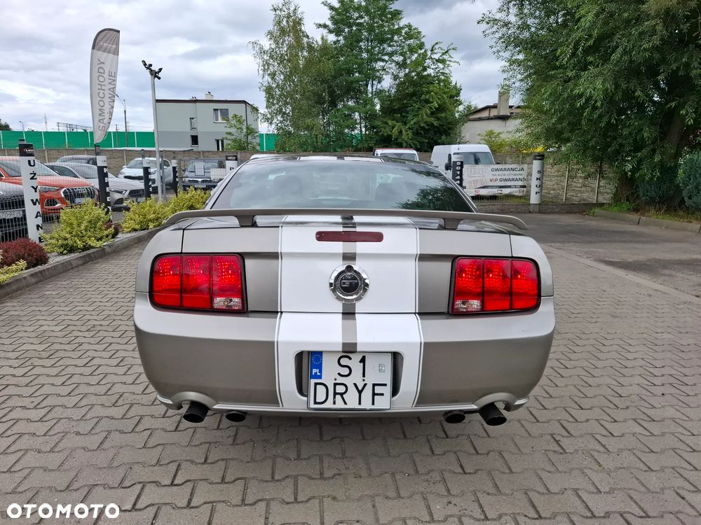 Ford Mustang - 12