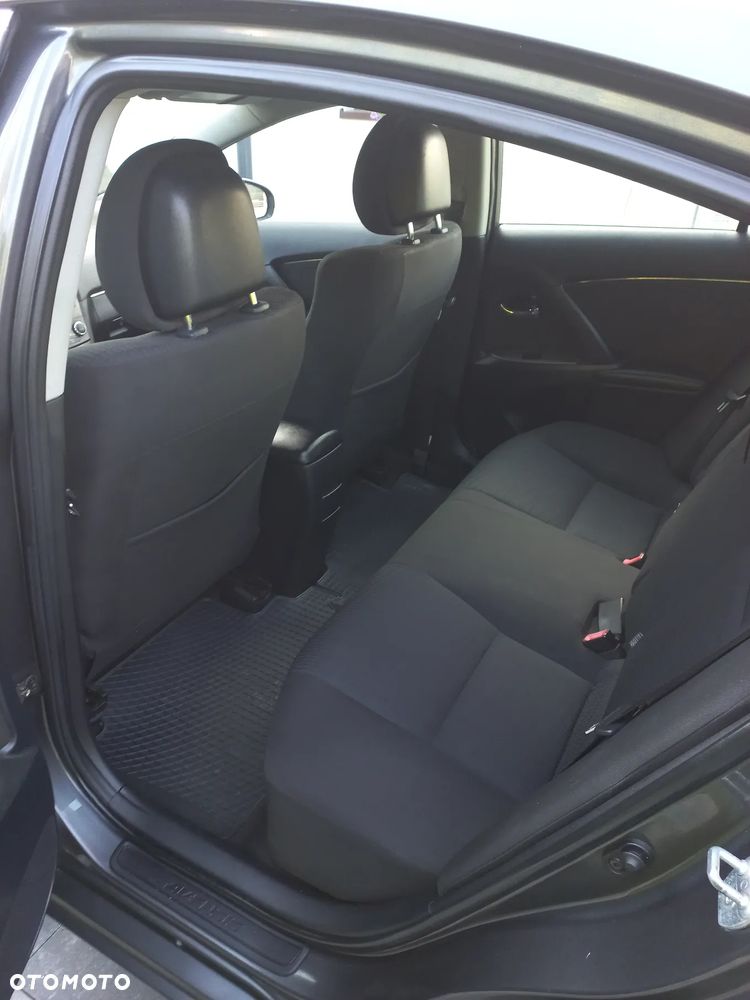 Toyota Avensis 2.0 D-4D Sol+NAVI - 7