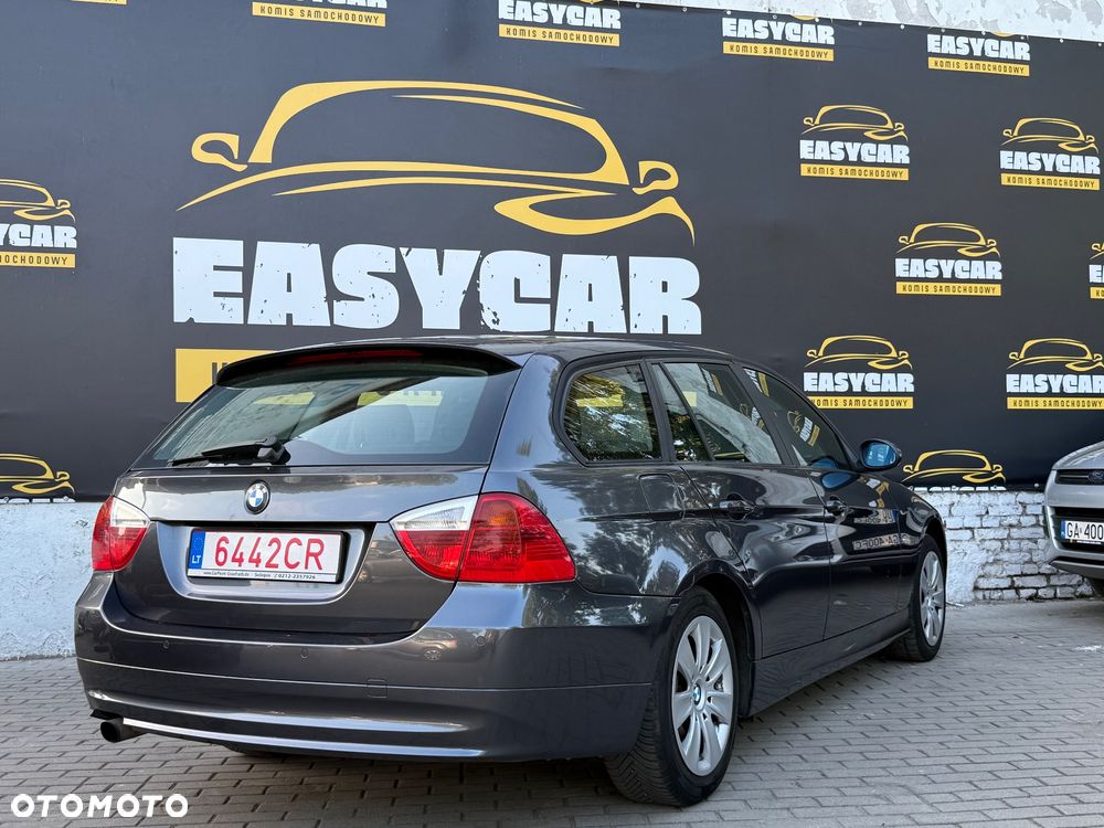 BMW Seria 3 320i - 3