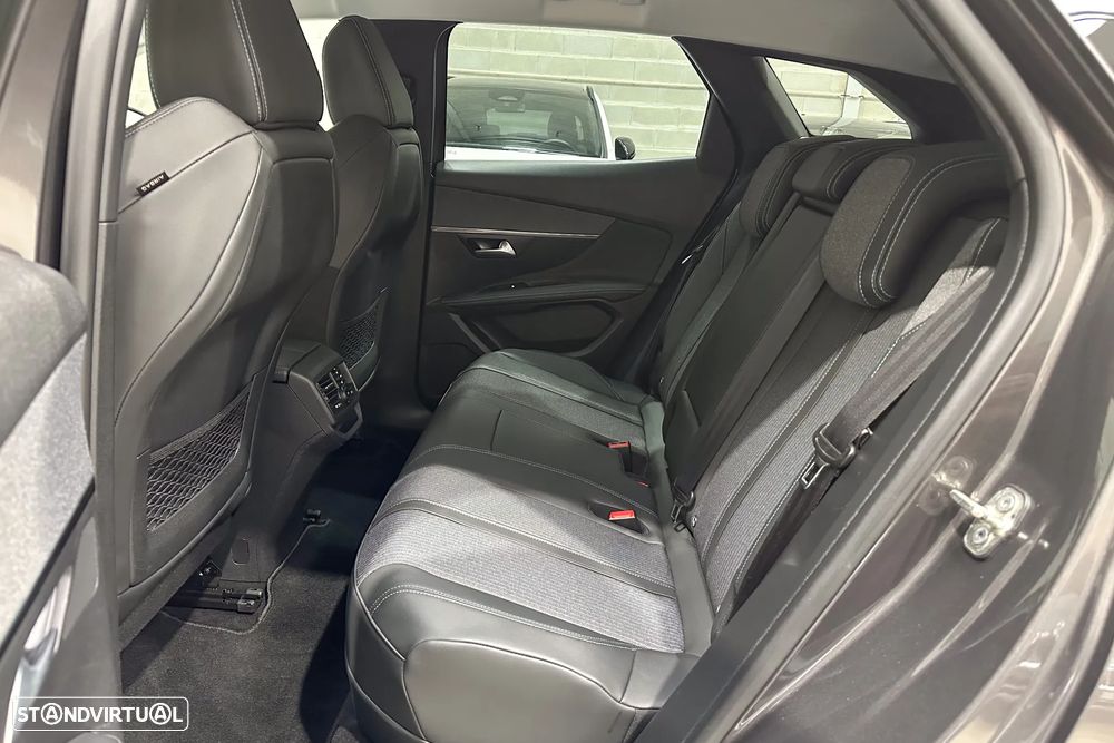 Peugeot 3008 1.6 Hybrid Allure Pack e-EAT8 - 50