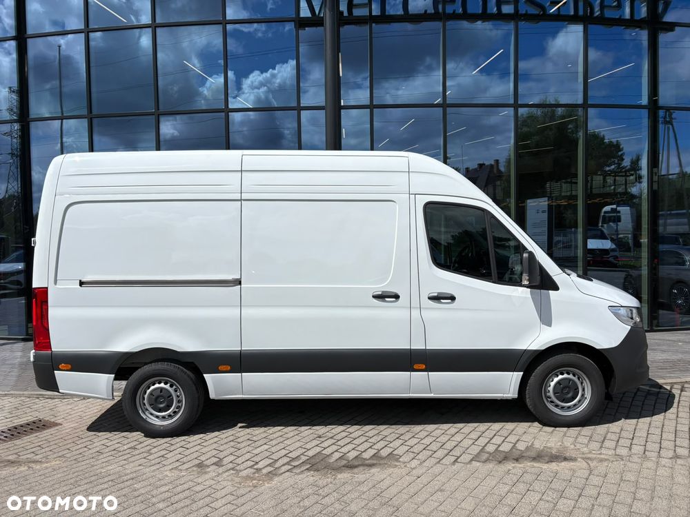 Mercedes-Benz Sprinter - 4