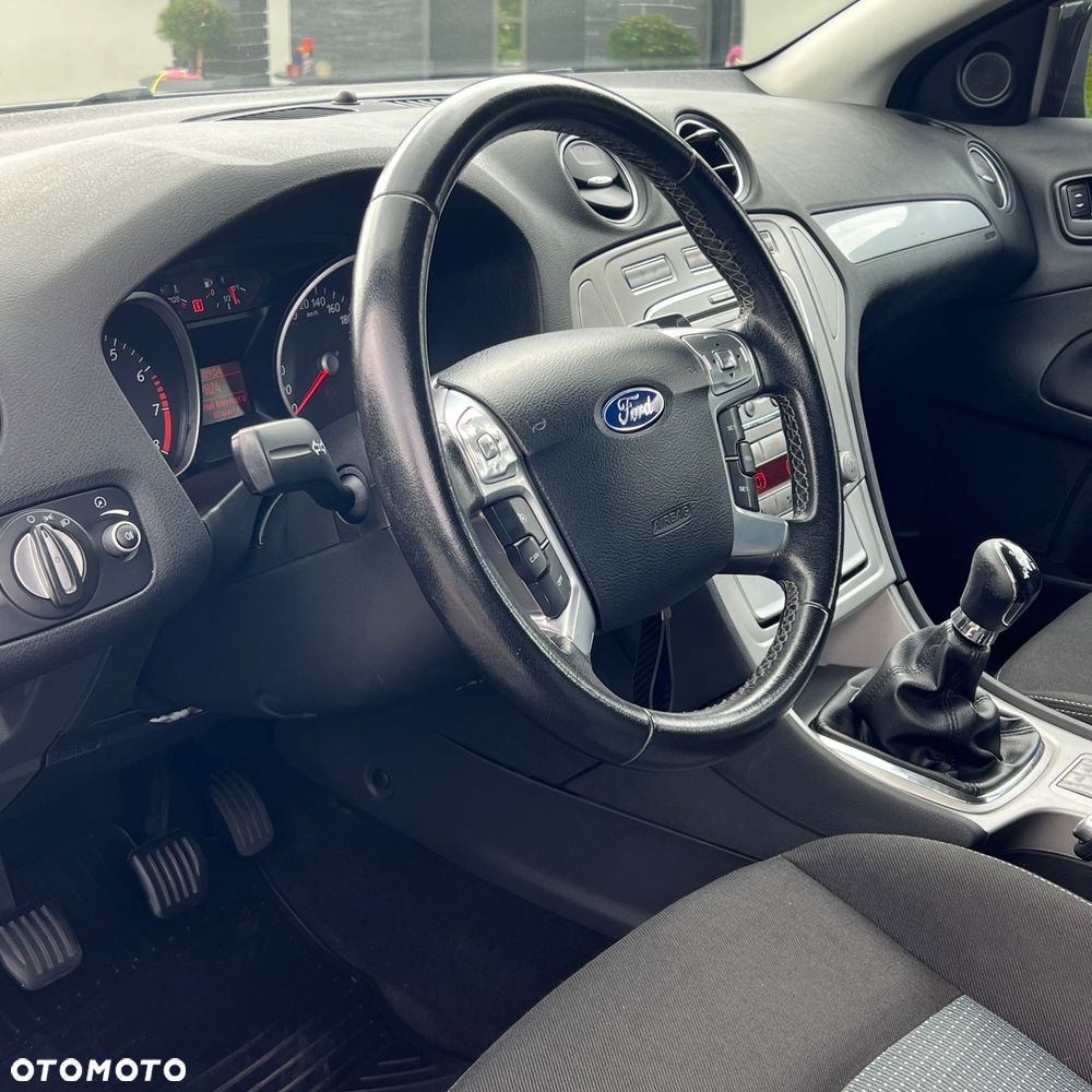 Ford Mondeo 2.0 Gold X Plus - 22