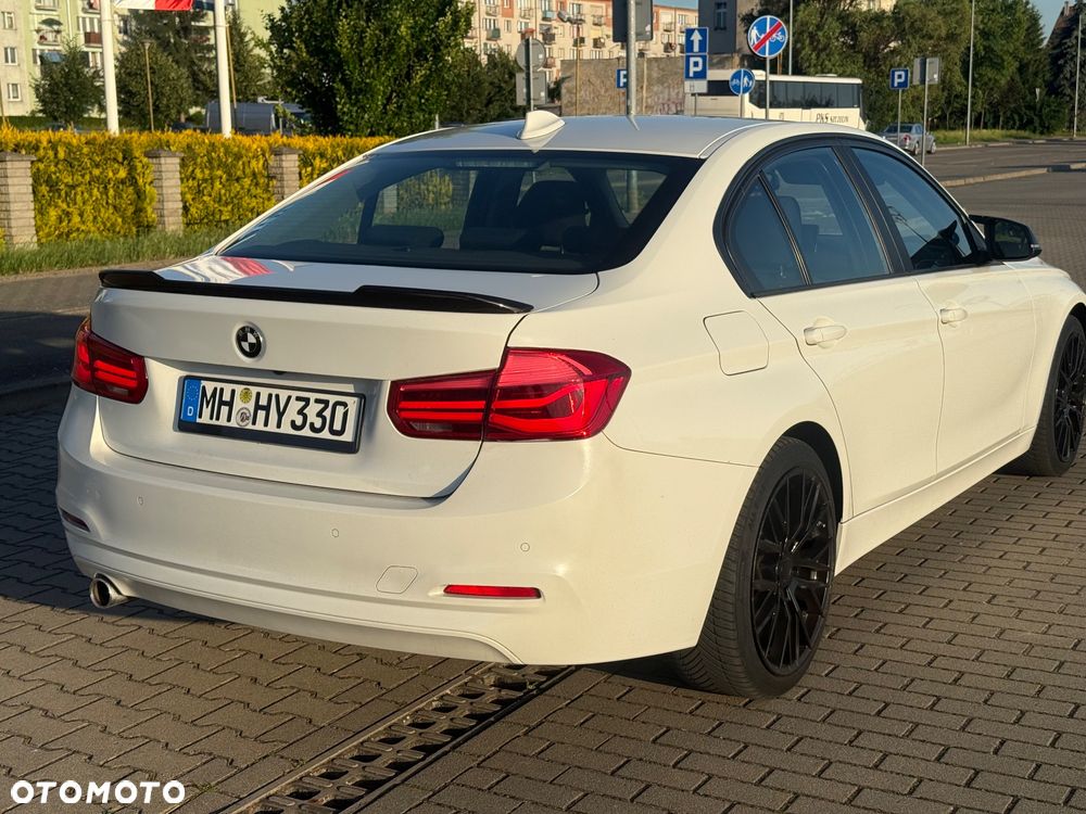 BMW Seria 3 318d Sport Line - 6