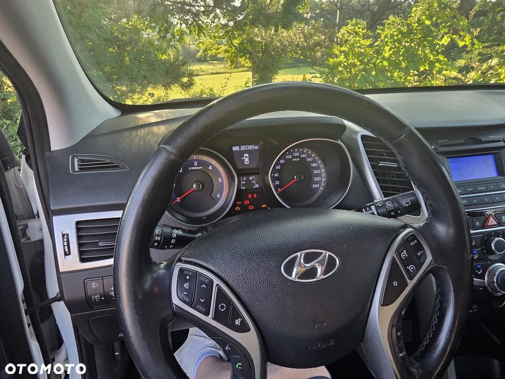 Hyundai i30 1.6 CRDi Comfort - 18