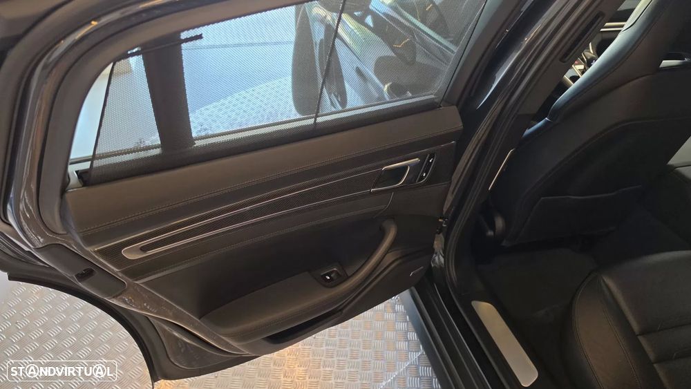 Porsche Panamera 4 S - 57