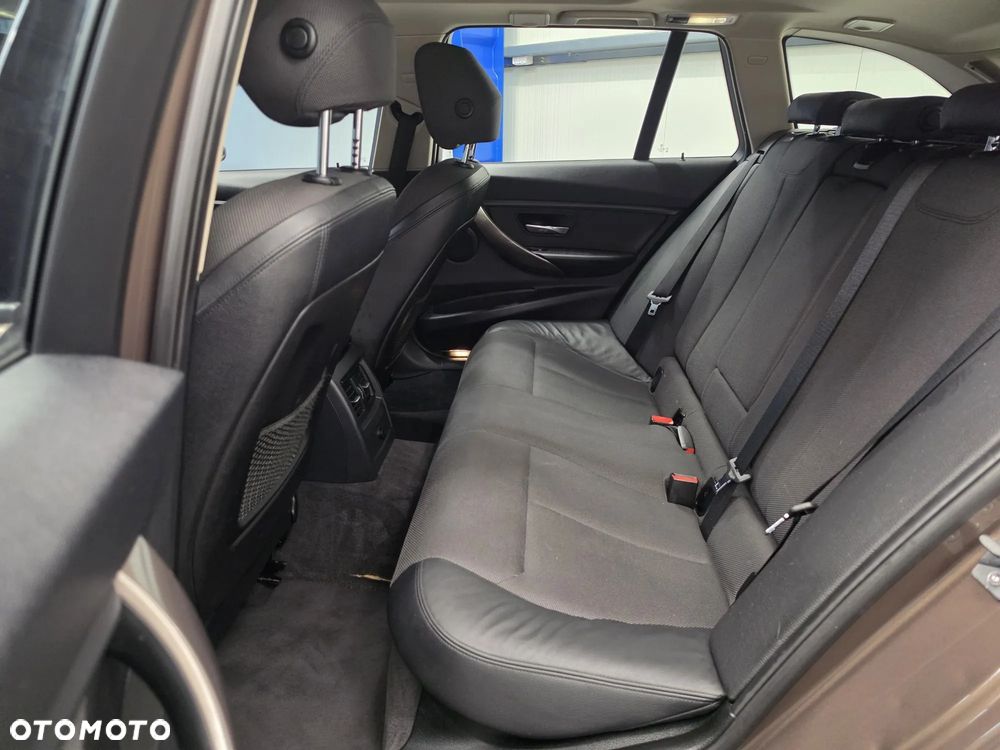 BMW Seria 3 318d Modern Line - 27