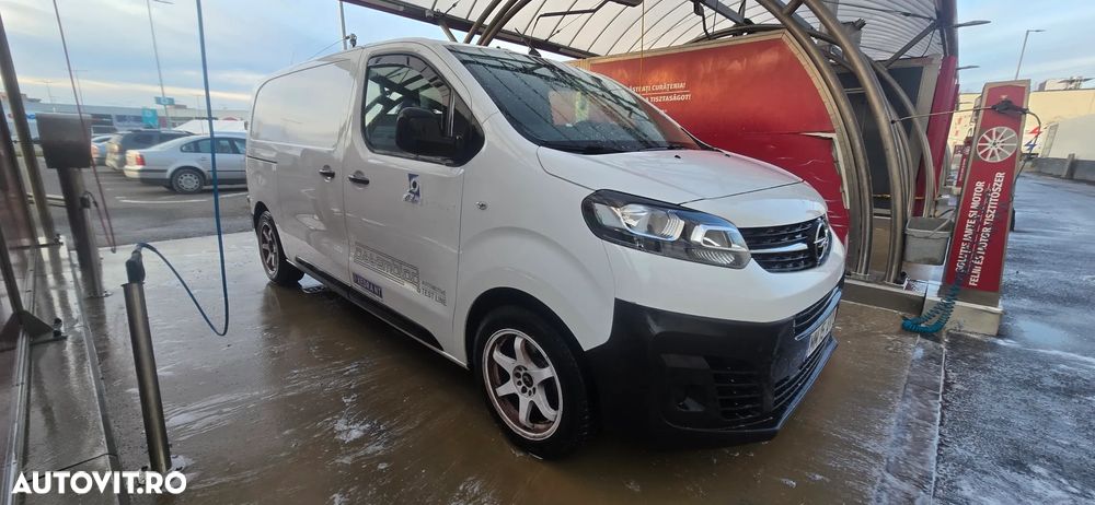 Opel Vivaro - 1