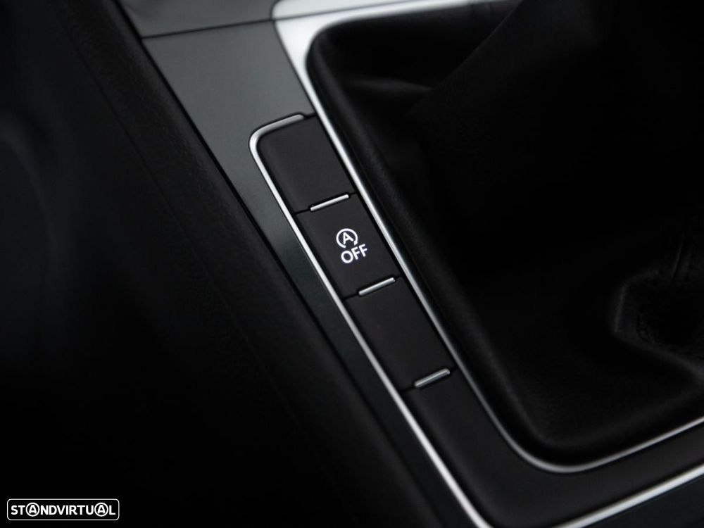 VW Golf Variant 1.6 TDi Confortline - 17