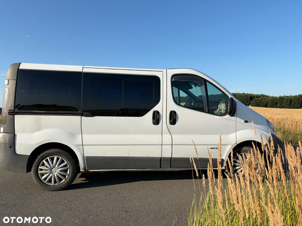 Renault Trafic Passenger - 3
