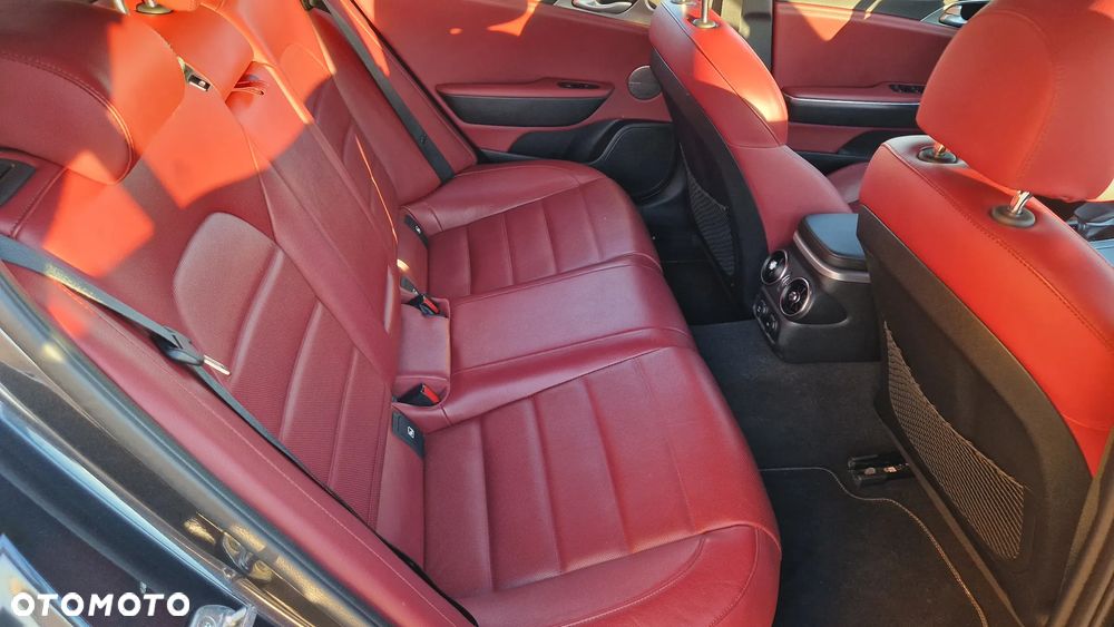 Kia Stinger 2.0 T-GDI GT Line - 19