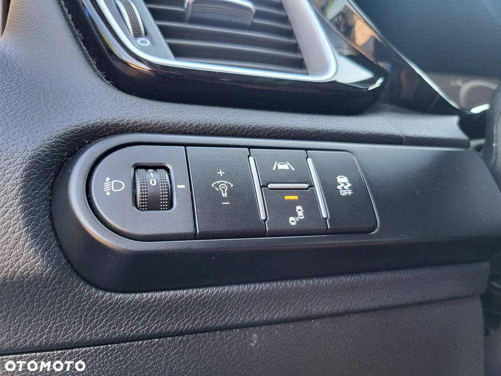 Kia Ceed 1.5 T-GDI Business Line - 17
