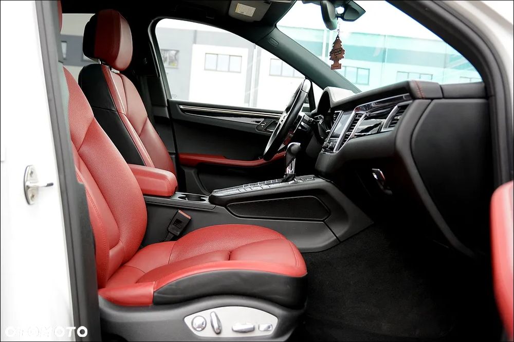 Porsche Macan Standard - 26