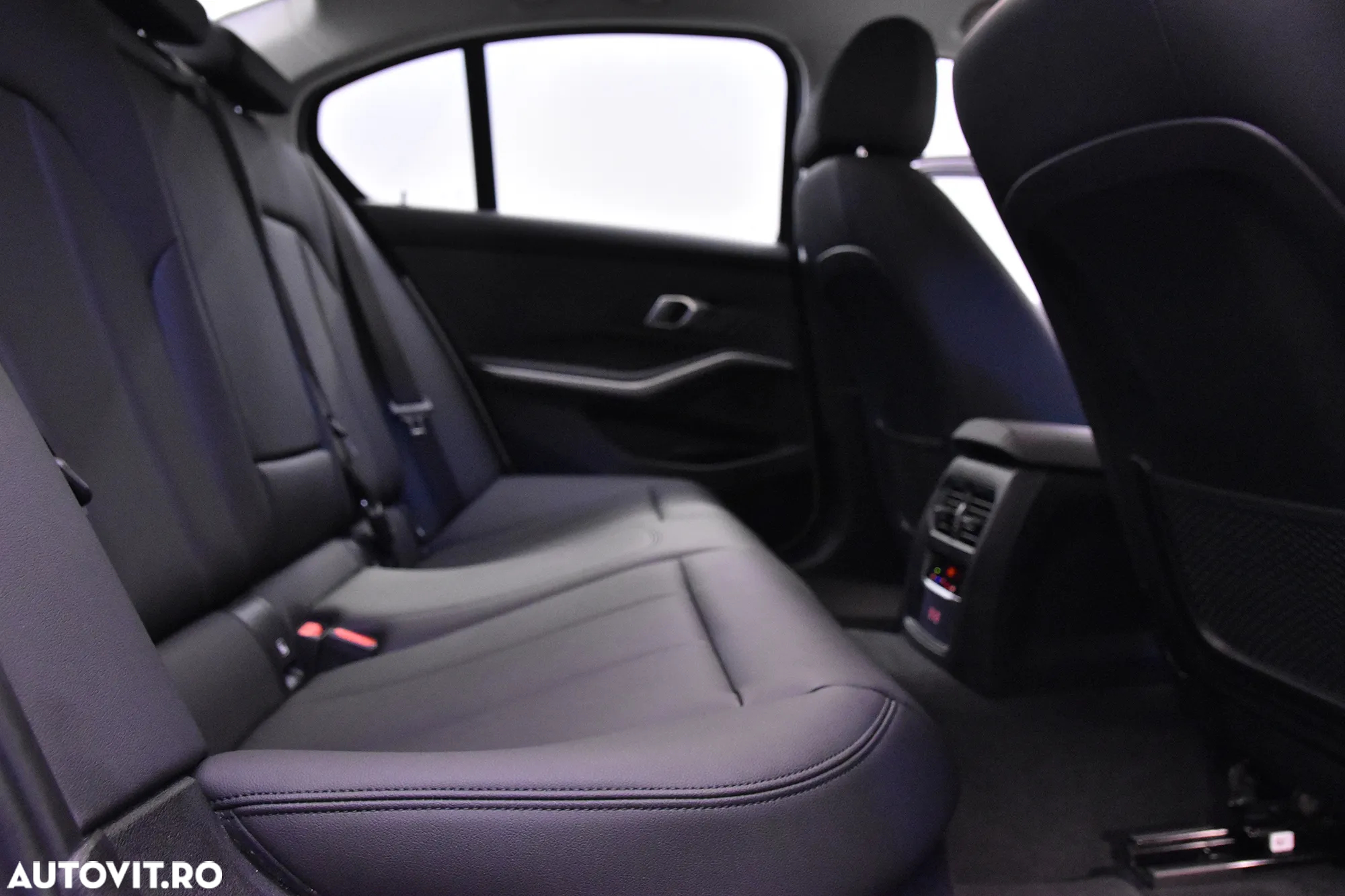 BMW Seria 3 330e AT PHEV - 11
