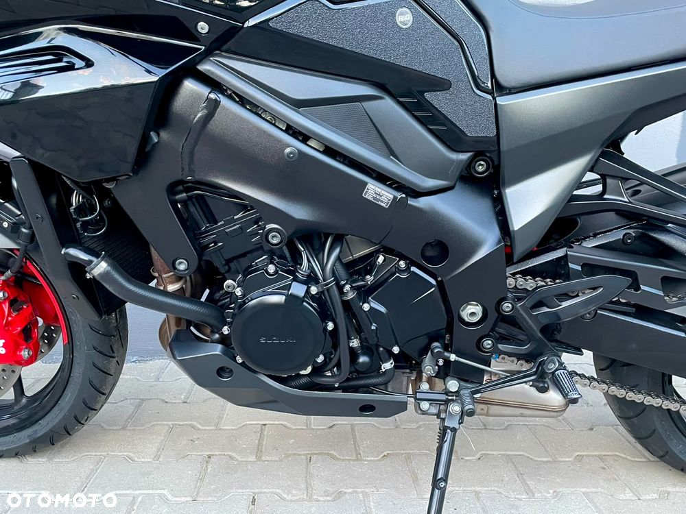 Suzuki GSX - 8